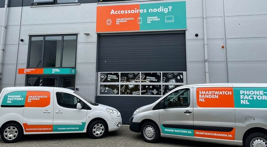 loods en bestelwagens